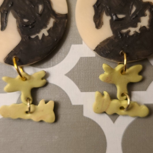 🎃Oogie Boogie Glow in the Dark Earrings - Picture 3 of 4